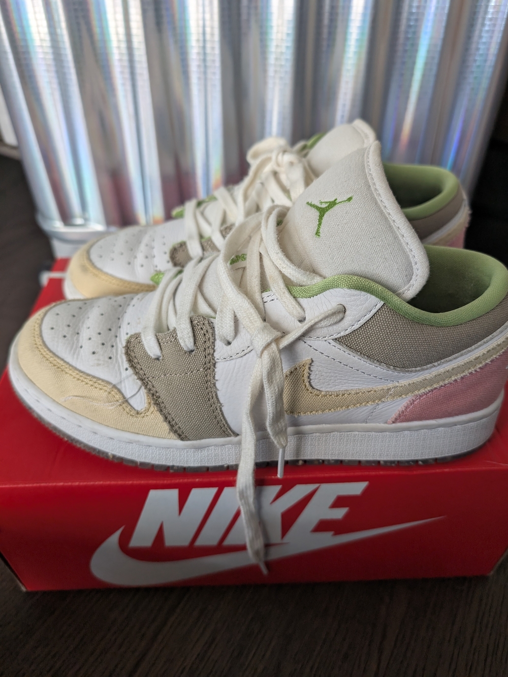 Air Jordan 1 Low SE (GS) White Vivid Green
